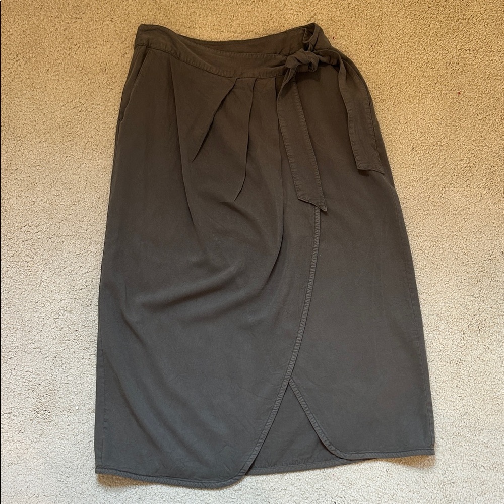 Army Green Midi Wrap Skirt | H&M L.O.G.G. | Size 6